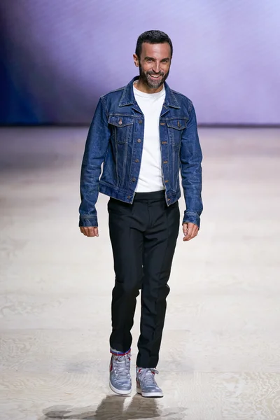 Look 49